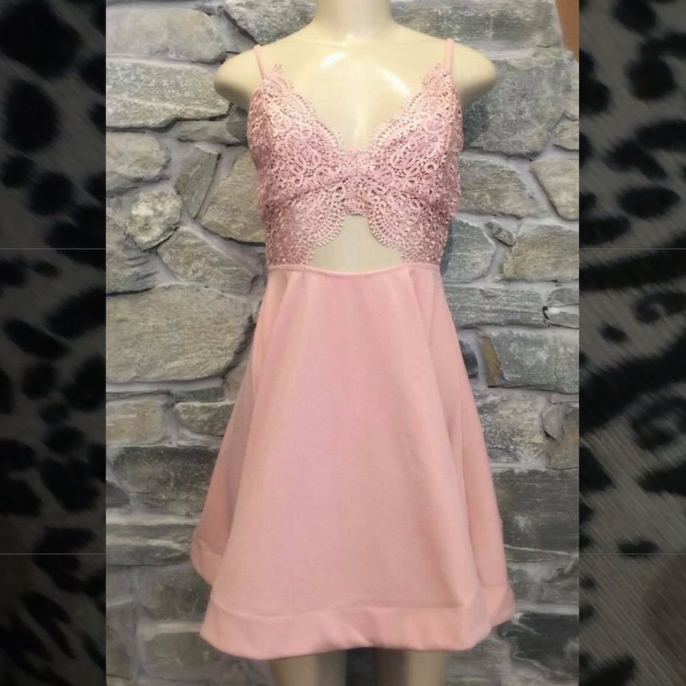 Stunning “Privy” lace detailed dress